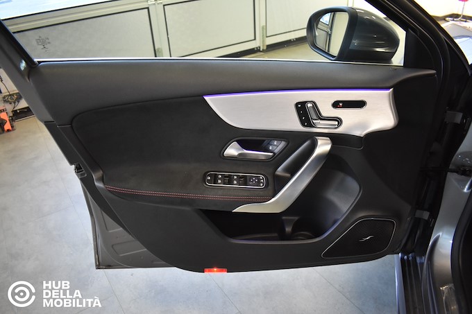 MERCEDES-BENZ A 35 AMG 4Matic